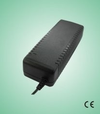 Set üstü kutu / dizüstü bilgisayar için Ktec 120W Yüksek Güç Yoğunluğu Desttop Anahtarlama Adaptörü Gücü