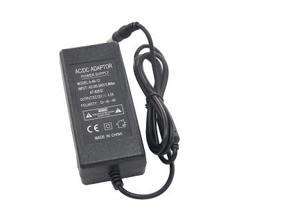 Kararlı 48W Ayarlı Anahtarlama AC DC Güç Adaptörü 12V DC 50Hz EMI Filtresi ile