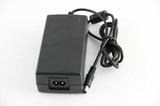 Kararlı 48W Ayarlı Anahtarlama AC DC Güç Adaptörü 12V DC 50Hz EMI Filtresi ile