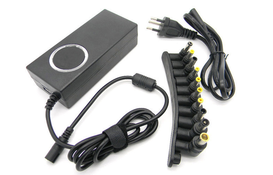 CE Belgeleri 90W AC DC Universal Laptop Güç Adaptörüne Aşırı Akım Koruması