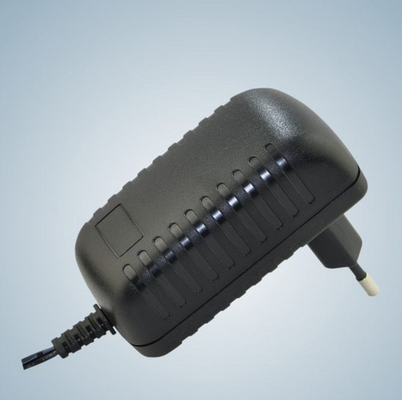 Siyah 15Watt Evrensel AC Güç Adaptörü Duvara Monte, KSAS015 Serisi KTEC