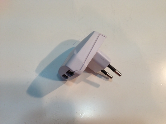 Beyaz 2.1a Dual Usb duvar şarj cihazı Ac güç bağdaştırıcısı şarj AB tak, 100 - 240 v