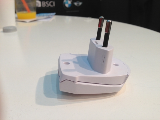 Beyaz 2.1a Dual Usb duvar şarj cihazı Ac güç bağdaştırıcısı şarj AB tak, 100 - 240 v