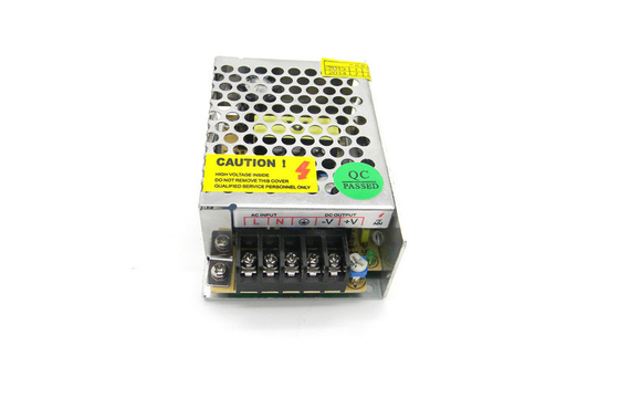 12V 2A 25W Metal Taraflı CCTV Kamera Tek Çıkış Voltajı Güç Kaynağı Sabit Akım