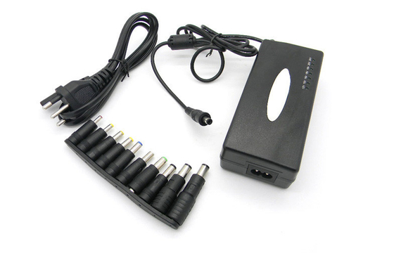Değiştirilebilir 24Vdc AC&#39;den DC&#39;ye Güç Adaptörü Çiftli USB 90W LED ışıklarla