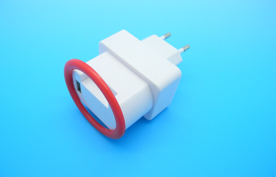 Akıllı Telefonlar / Tablet / IPhone için 5V 2000mA Evrensel USB Seyahat Şarj Cihazı