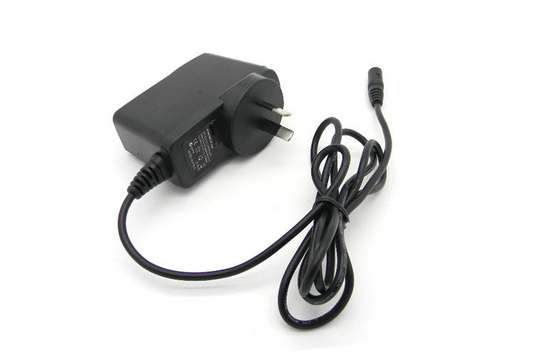 SAA Tak 3-12V Akım 1000mA Evrensel Duvara Montajlı AC Adaptörü 8 DC İpucu