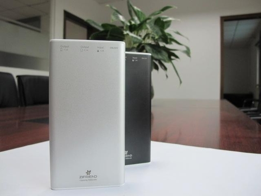 Siyah Beyaz 5V Mobil Güç Kaynağı / 7000MAH Taşınabilir Güç Bankası