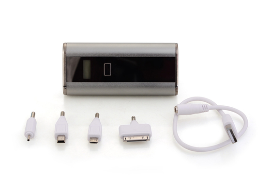 Cep Telefonu / Araba 5V Mobil Güç Kaynağı LED 7800MAH ile