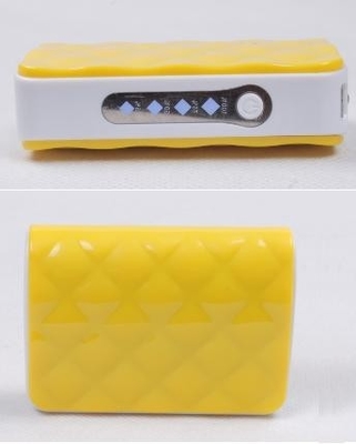 1A 5V Mobil Güç Kaynağı Cep Telefonu İçin / LED&#39;li Araç
