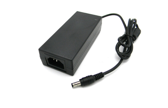 Hi-pot 12V 4A Masaüstü DC Güç Kaynağı FCC Bölüm 15 Class B Güvenlik Kameraları için