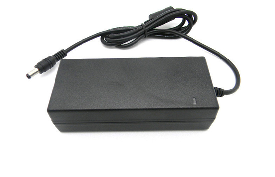 Hi-pot 12V 4A Masaüstü DC Güç Kaynağı FCC Bölüm 15 Class B Güvenlik Kameraları için