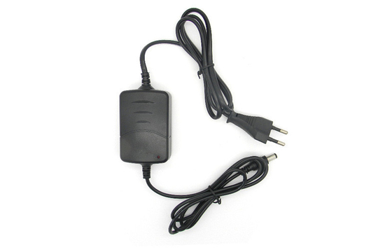 İki Uçlu Kablo Masaüstü Anahtarlama Güç Kaynağı / Masaüstü Güç Adaptörü 12V 1000mA