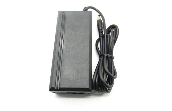 12V 2A AC DC Güç Adaptörüne Aşırı Akım / Sabit Akım 5.5x2.1mm