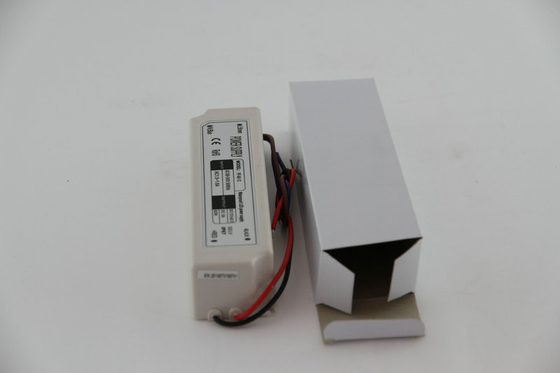 Sugeçirmez IP67 60W Sabit Voltajlı LED Sürücü 120V AC, İzoleli Plastik Kasa