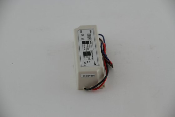 Otomatik Tekrar Edilebilir Tek Çıkışlı LCD Ekran Sabit Voltajlı LED Sürücüsü 36W 3A