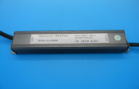 Transformatör güç kaynağı 30W12V LED Su Geçirmez Sürücü CE RoHS ile FCC Bölüm 15B IP68