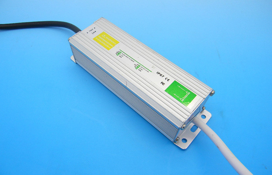 Yüksek Verimlilik 30W su geçirmez güç kaynağı LED Işık için EMC IP67 Sabit Akım 12V