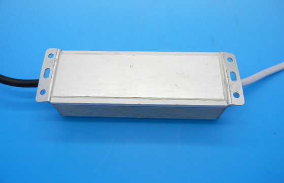 Yüksek Verimlilik 30W su geçirmez güç kaynağı LED Işık için EMC IP67 Sabit Akım 12V