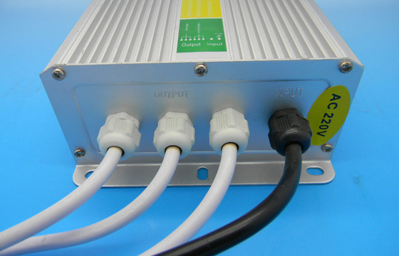 Yüksek Verimli LED Su Geçirmez Sürücü Dağıtım Kutusu Led Sürücü Güç Kaynağı
