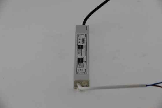 12 V DC Suya Dayanıklı LED Sürücü