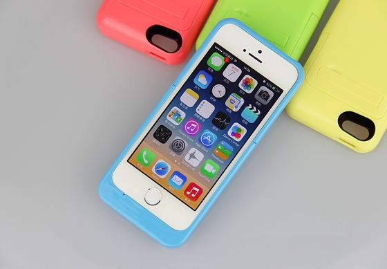 IPhone Çok Renkli İnce iPhone Pil Kılıfı 2200mAh Pil Gücü Paketi 5