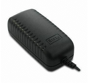 Ses / Video Ürünleri için İnce Sabit 15 Watt&amp;#39;lık Evrensel AC Güç Adaptörü